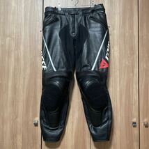 【中古】DAINESE ダイネーゼ　52 レザーパンツ　レーシングパンツ　【全国送料無料】ブラック _画像1