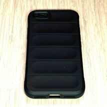 iPhone SE2 / SE3 / 8 / 7 ブラック　ソフト　ケース　カバー　_画像3