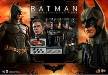 ホットトイズ MMS595 1/6スケール バットマン ビギンズ バットマン （2.0版） 新品未開封 Batman ダークナイト ジョーカー HOTTOYS_画像1