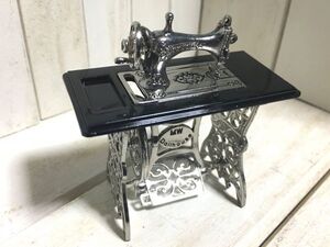 y801* peeling .... iron . taste equipped * doll house for miniature retro sewing machine Doll House Blythe Blythe silver nia Lee men to