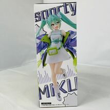 Hatsune Miku figure 初音ミク フィギュア Fashion Sporty 初音 ミク VOCALOID ボカロ 未来_画像2