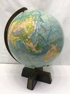  globe antique sobieto ream . Vintage height approximately 43cm 240304