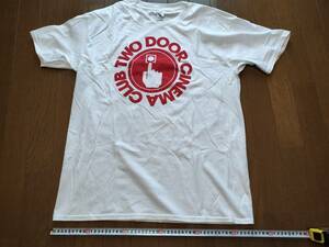 【新品・未使用】トゥー・ドア・シネマ・クラブ（Two Door Cinema Club）バンドTシャツ（XLサイズ）