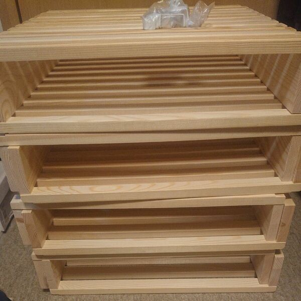 値下げ中！ エムール パレットベッド すのこベッド 8枚 正方形 シングル 連結パーツ付き 木製 天然木 軽量 パイン無垢材