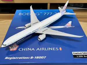 【超美品】Phoenix China Airlines 777-300ER B-18007 1/200 チャイナエアライン　ボーイングカラー