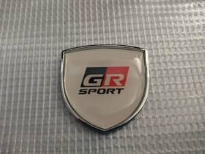 【送料込】GR SPORT ホームベース型エンブレム ホワイト 縦3.9cm×横3.9cm×厚さ2.5ｍｍ トヨタ ガズーレーシング　　