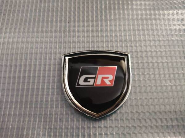 【ゆうパケット送料込】GR(ガズーレーシング) ホームベース型エンブレム ブラック 縦3.9cm×横3.9cm×厚さ2.5mm Ver2 トヨタ