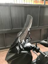 【中古・送料込】GIVI(ジビ) XMAX250(300)用 スクリーン ロングタイプ(73,5 x 64 cm) D2136ST　X-MAX250　X-MAX_画像6