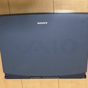 SONY VAIOの初代ノートパソコン。当時最速のPCG-729 HDD、電源アダプタ、CDドライブ、バッテリー等なし。(^_^)