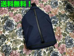 * anonymity delivery * free shipping * as good as new AER Sling Bag 2 NAVY**