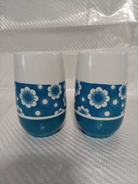 レトロ プラスチック製コップ 花絵柄 ブルー 年代物 昭和時代の暮らしのお宝 2個