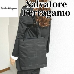 【美品】Ａ4収納可　SalvatoreFerragamo　サルバトーレ　フェラガモ　トートバッグ　肩掛け　黒　ブラック　