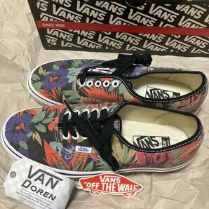 vans authentic バンズ us8.5 新品 フローラル 海外の画像1