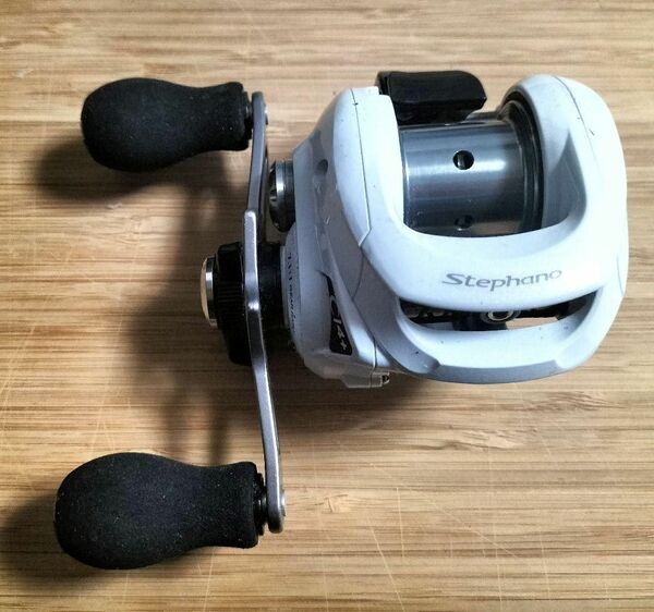 SHIMANO ステファーノＣＩ４＋ ２００（右）