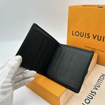 2664【未使用に近い極美品】LOUIS VUITTON ルイヴィトン エピ ポルトビエ6 カルトクレディ 二つ折り財布 札入れ M63312/CA0939_画像3