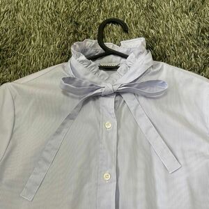 未使用 スーツカンパニー シャツ ブラウス ストライプ リボン 青 入学式 入社式 オフィスカジュアル リボン
