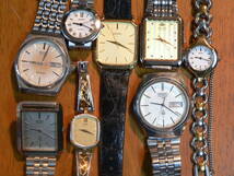 ■男女腕時計　４２個　電池交換済み　CYNA SEIKO　BULOVA　ALBA　ORIENT　zucca　CASIO　他　ブランドメーカー　まとめて　動品　ジャンク_画像9