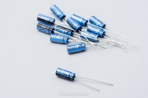 ニチコンKT　16V／47μF　アルミ電解コンデンサ（オーディオ用105℃対応品）　新品12個セットA