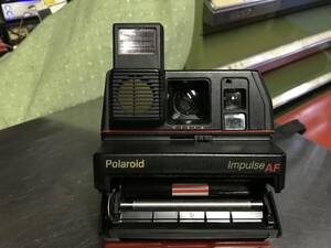 当時物！外装良好な黒いPolaroid ポラロイド Impulse AFオートフォーカス インスタントカメラ（中古品）アンティーク レトロコレクション