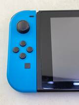  【１円～】Nintendo Switch スイッチ 強化型 2020年製 / Joy-Con充電グリップ 動作確認済 ネオンブルー セーフティガイド欠品 / 任天堂_画像4