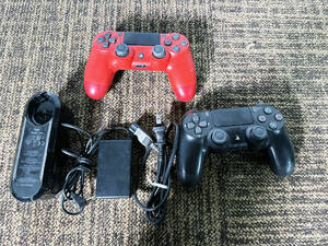 ◎★ 中古★2個セット!　SONY PS4/DUALSHOCK4　ワイヤレスコントローラー　チャージャー付　レッド・ブラック【CUH-ZCT2J/CUH-ZDC1】D2YT