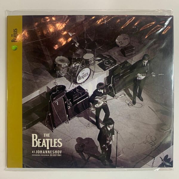 THE BEATLES / AT JOHANNESHOV (CD)1964年7月28日ストックホルム、ヨハネスホフでのライヴを収録。近年発掘された音源です。プレスCD。