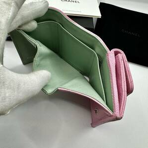現行モデル CHANEL シャネル キャビアスキン ココマーク マトラッセ 財布 三つ折財布 3つ ライラック ピンク レディース 2023年11月購入の画像6