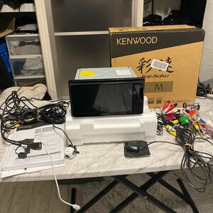 美品 バックカメラ付き KENWOOD ケンウッドMDV-M906HDW メモリーナビ 2019年ワイドBluetooth/フルセグTV/DVD/CD/USB/iPod-iPhone/動作済み