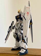 塗装済完成品 MG νガンダム ニューガンダム Ver.ka 1/100_画像2