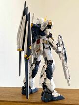 塗装済完成品 MG νガンダム ニューガンダム Ver.ka 1/100_画像4