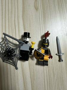 レゴ LEGO 71027 ミニフィギュアシリーズ 20 中世の騎士 ガイコツ 蜘蛛の巣 ハロウィン 蝶ネクタイ 正規品 