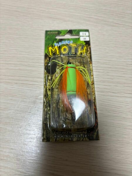 【新品】MOTH ルアー　トップウォーター　バス釣り　釣具　釣り