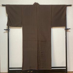 着物　男着物 焦茶色　紬　洒落着　春夏秋冬　着丈136cm 裄丈65.5cm 0322-17m