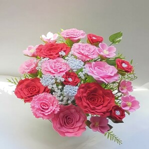☆フェルトで作ったピンクのカーネーションの花と赤いバラの花、可愛い花たち☆の画像2