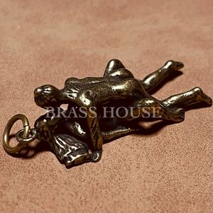 H8 sexy key holder normal rank sex god ....pe varnish woman nude .. thing .. brass accessory brass charm bike 