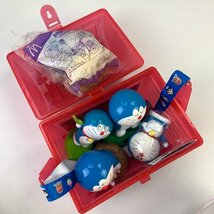 FUZ【現状渡し品】 ドラえもん レトロ おもちゃ ガチャ 小物 まとめ ぬいぐるみ ぬりえ 他 〈39-240321-YY-3-FUZ〉_画像4