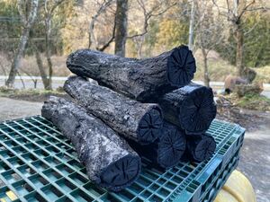  length circle charcoal natural tree material 100% use charcoal sack rice field. .15 kilo inside .. charcoal oak charcoal .. reverse side . tea .. cut charcoal BBQ