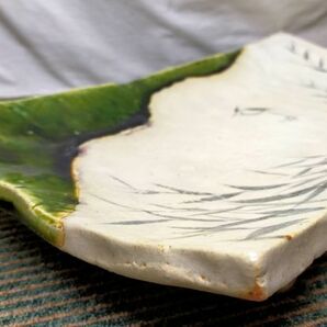 【NK808】玉山窯 玉置保夫 織部焼 部鷺絵 焼物皿 サギ 大皿 幅約48.5cm 角皿 美濃 長方皿の画像7