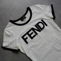 FENDI フェンディ ロゴTシャツ コットン トップス バイカラー ストレッチ クルーネック フレンチスリーブ パイピング タイトシルエット S_画像2