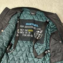 美品 DIESEL ディーゼル ボンバージャケット ma-1 フライトジャケット ブルゾン ワッペン サイズL~XL 現行 中綿 ビッグロゴ_画像4