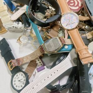 BI 【動作未確認ジャンク】メンズ レディース 腕時計 大量 まとめ 約3800kg セイコー SEIKO カシオ CASIO ベルト パーツ 等の画像3
