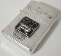 缶ケース付 1997年 ZIPPO 日産 スカイライン GT-R 立体メタル ロゴ エンブレム 90s Vintage Nissan SKYLINE GT-R 車 自動車 旧車_画像4