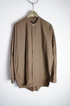 美品21SS ATTACHMENTアタッチメント AS21-019 COTTON SILK TYPEWRITER BAND COLLAR SHIRT 長袖タイプライター バンドカラー シャツ 茶228O_画像1