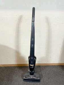 【福岡】スティッククリーナー◆掃除機◆Electrolux◆AR144L14BC◆W270 H1110 D200◆モデルR使用品◆BR4596_Kh