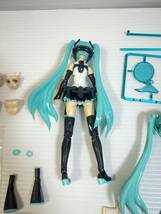 フレームミュージック・ガール 初音ミク　 クリア成型髪の毛パーツ&タンポ無し顔パーツ 限定特典　コトブキヤ プラモデル ジャンク　_画像4