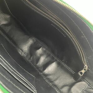 1円●美品●BALENCIAGA バレンシアガ triangle duffle トライアングル ダッフル XS チェーン ショルダーバッグ レザー ロゴ グリーン系 の画像4