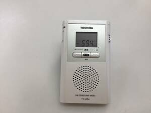 TOSHIBA ワイドFM/AMポケットラジオ ホワイト TY-SPR4　中古品1274