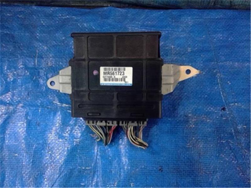 三菱 純正 ミニキャブ 《 U61V 》 エンジンコンピューター P70500-22010105