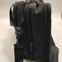 ★極美品★ TUMI トゥミ 2wayハンドバッグ ボストン 26141DH ショルダーバッグ メンズ ナイロン レザー エクスパンタブル A4収納可能_画像4