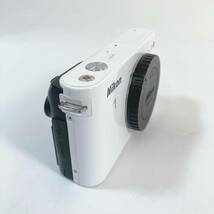 送料込み Nikon ニコン ミラーレス一眼カメラ Nikon 1 J1 ニコンワン ジェイワン レンズキット ホワイト N1 J1HLK WH C28-240120-005-C_画像3